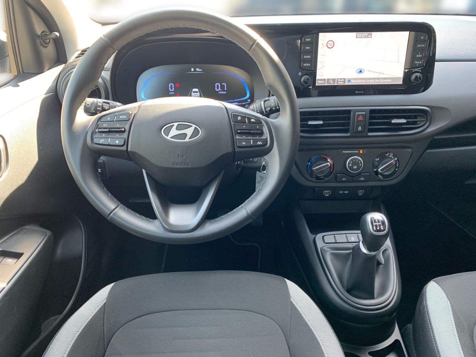 Fahrzeugabbildung Hyundai i10 1.0 Select Navi Kamera Allwetter