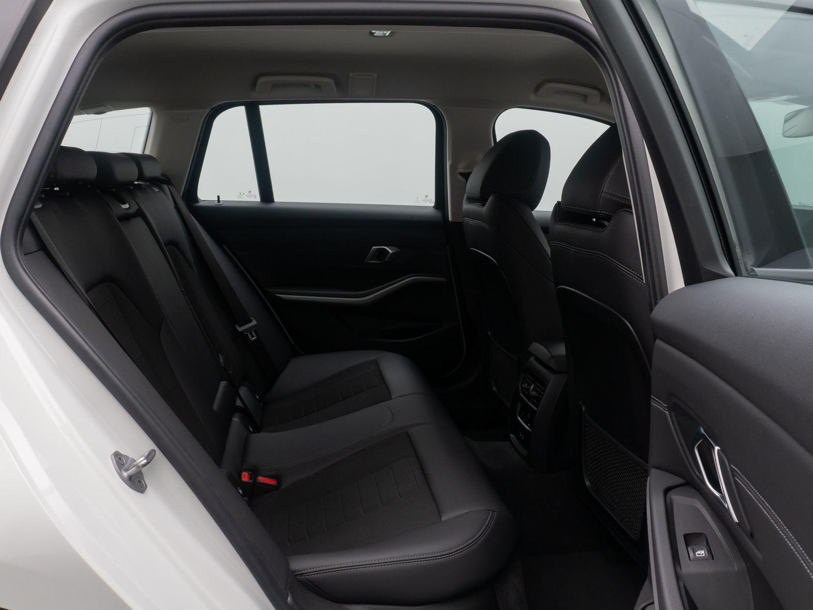 Fahrzeugabbildung BMW 320e Stop&Go AHK Kamera DAB Sportsitz DrivAssist