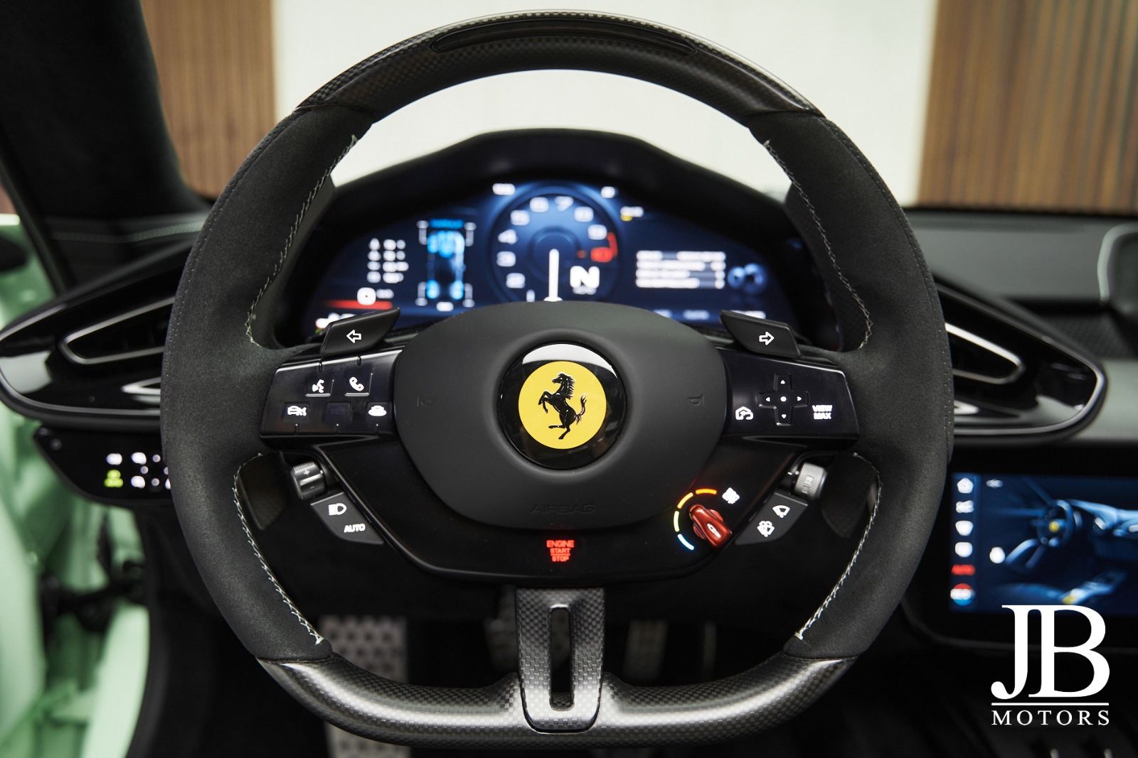 Fahrzeugabbildung Ferrari 12Cilindri Spider Racing Seats Lift LED Carbon