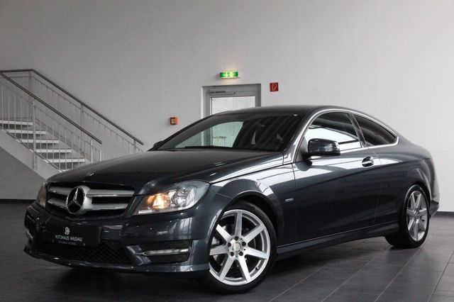 Mercedes-Benz C 180 CGI BlueEfficiency *AUTOMATIK*LEDER*AMG-Li