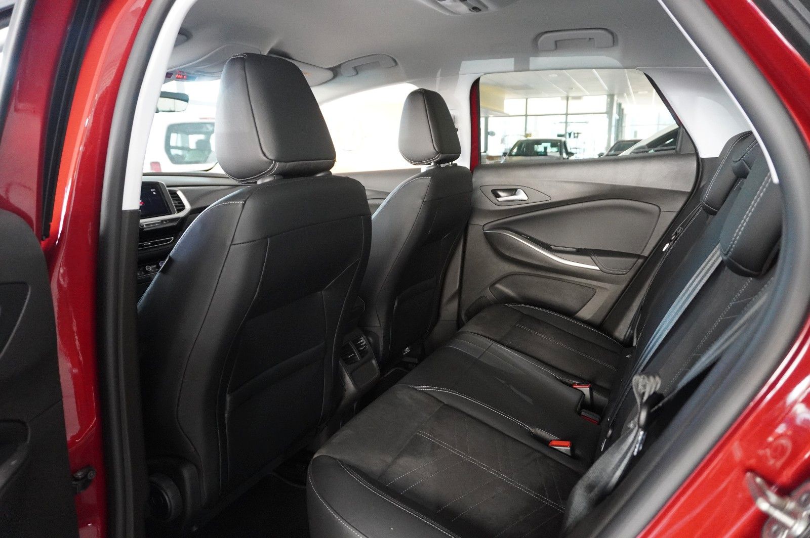 Fahrzeugabbildung Opel Grandland (X) ULTIMATE 4HYBRID NAVI/LED/360°/AHK