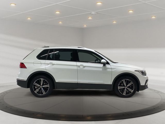 Tiguan Active 1,5 l 96 kW LED, Navi, ACC, FS beh