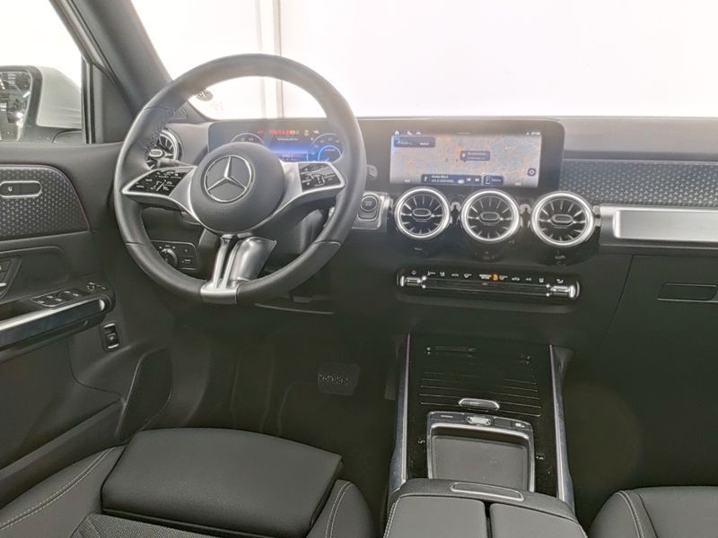 Mercedes-Benz EQB 250 Progressive Advanced 7Sitze LED SHZ 18 foto 7