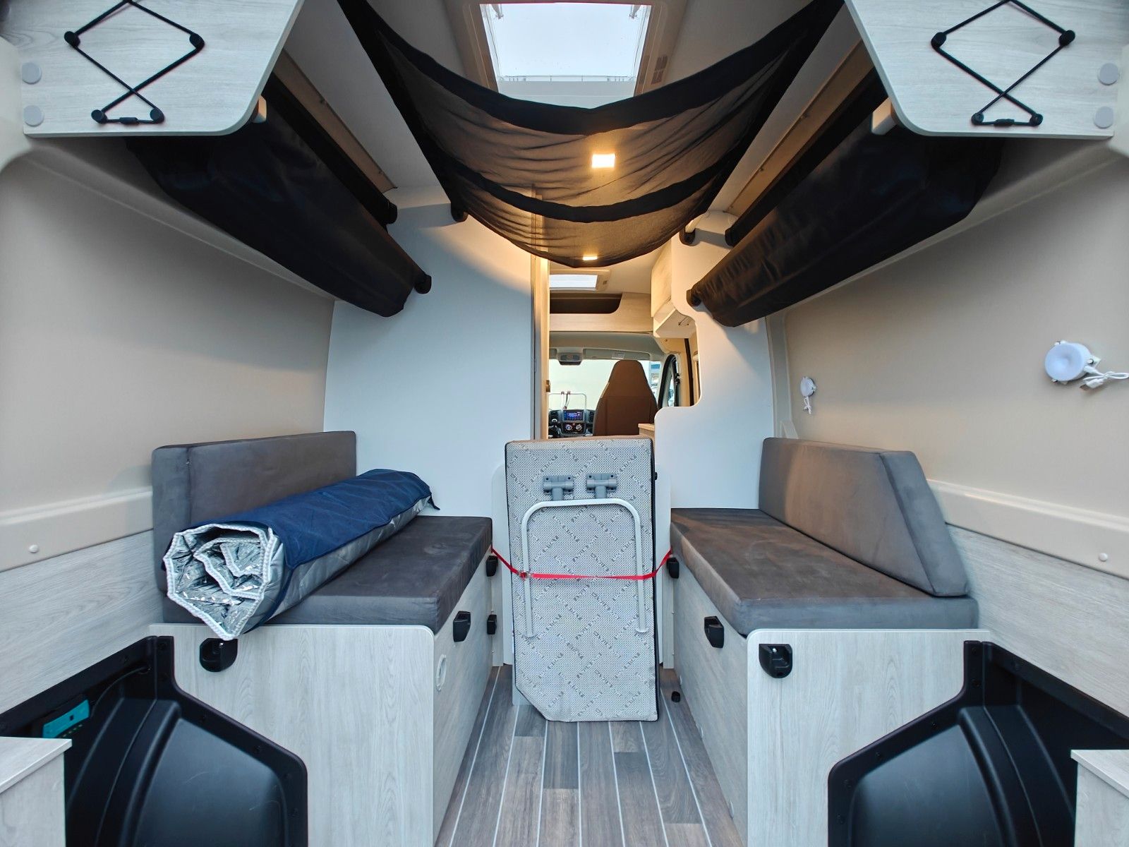 Fahrzeugabbildung Roller Team Livingstone Next 540 - SAT, TV, Solar, Kamera -