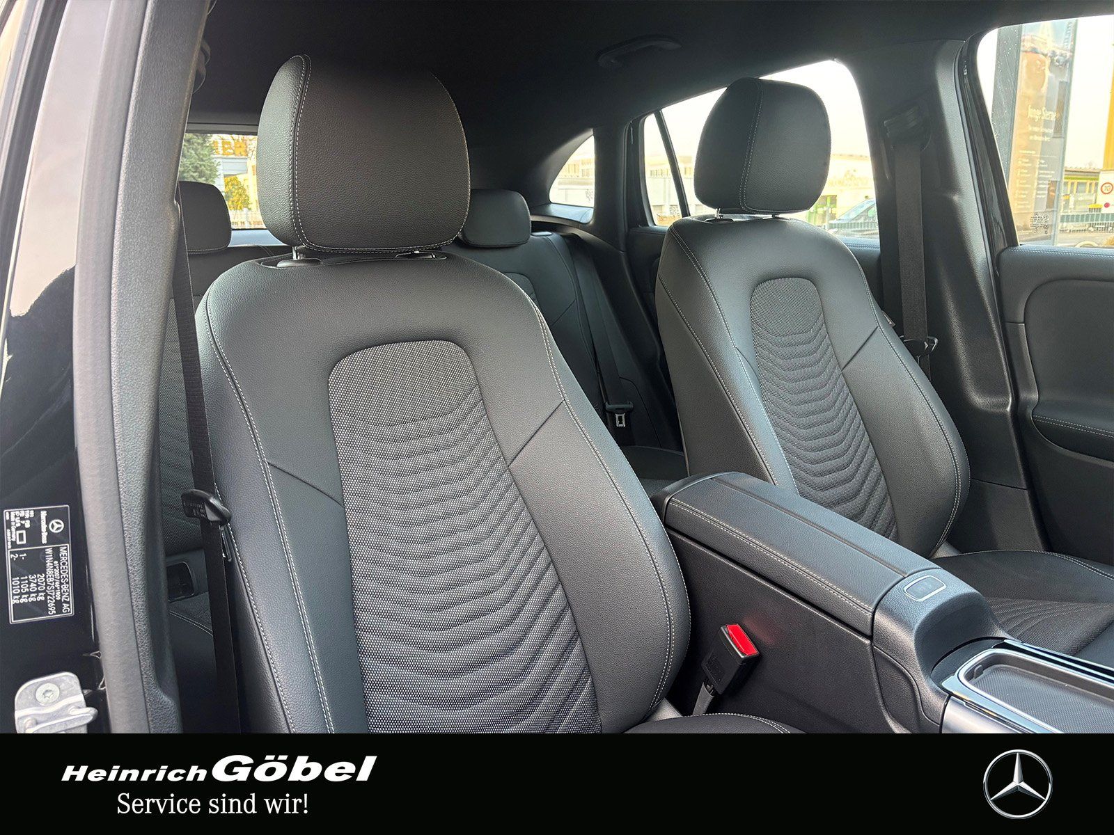 Fahrzeugabbildung Mercedes-Benz GLA 180 PROGRESSIVE*KAMERA*APPLE-CARPLAY*LED