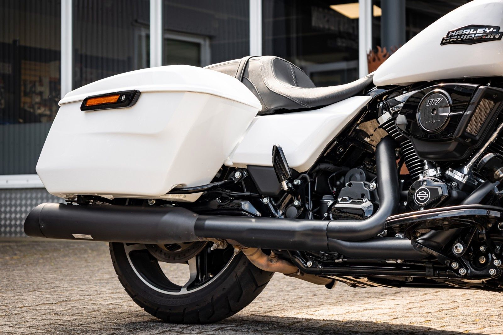 Fahrzeugabbildung Harley-Davidson ROAD GLIDE FLTRX 117cui - Screamin Eagle Auspuff