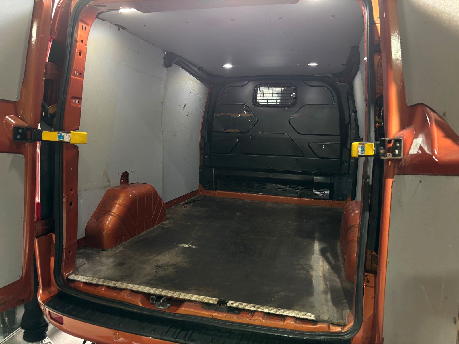 Fahrzeugabbildung Ford Transit Custom Kasten 290 L1 Sport*LED*Standheiz