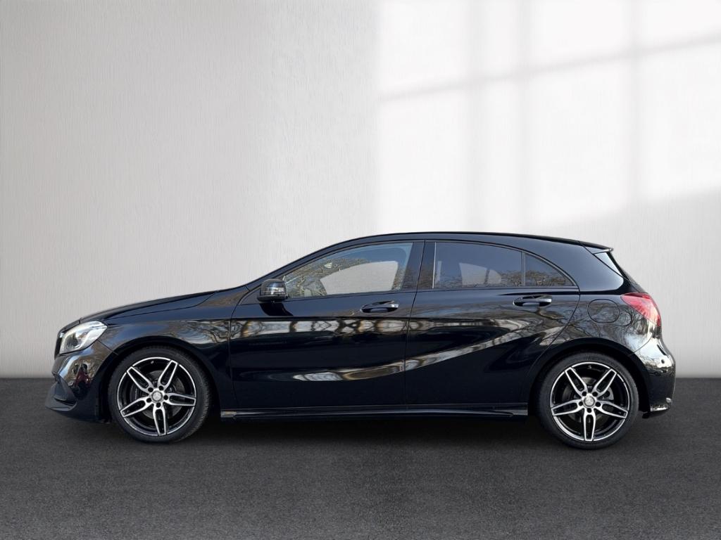 Mercedes-Benz A 220 AMG Line 4Matic ACC LED PDC SHZ Leder Navi