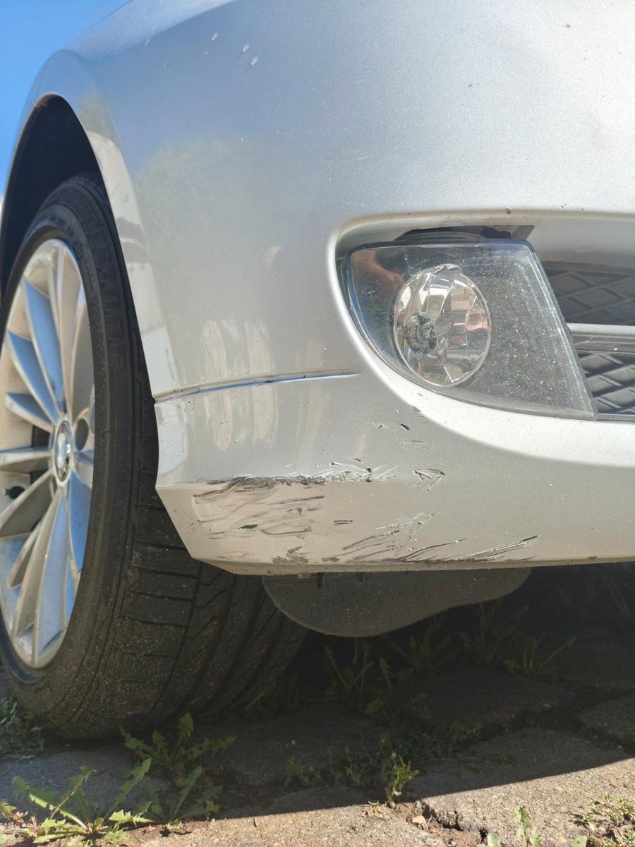 BMW 318 2009 — photo 7