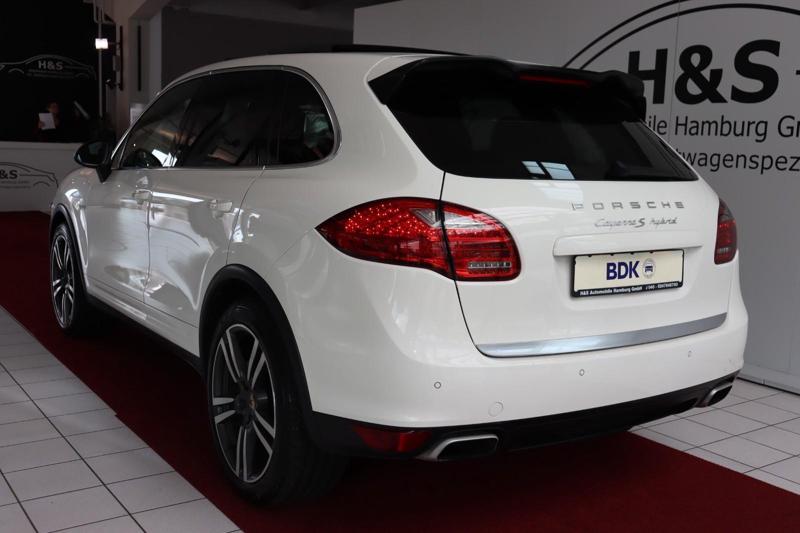 Porsche Cayenne S Hybrid Panorama LEDER*Scheckheft