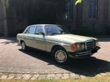 Mercedes-Benz W 123 / 230 E im Zustand 1- - Mercedes-Benz 230: W123 230e