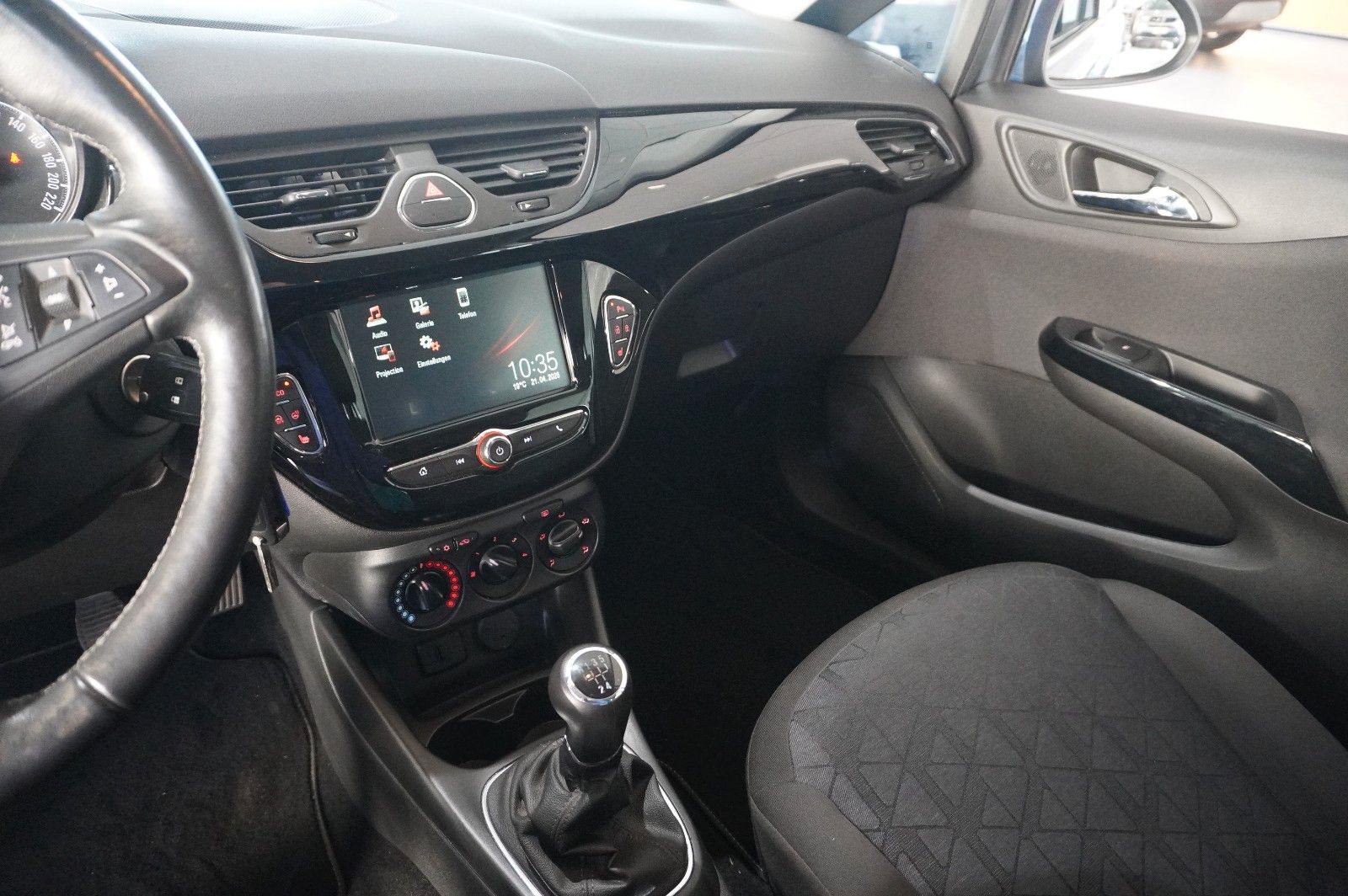 Fahrzeugabbildung Opel Corsa E 1.4 120 JAHRE 5-TÜR NAVI/SHZ/KAMERA/TEMP