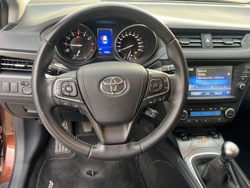 Toyota Avensis - 9