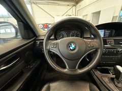 BMW 318 i Navi Leder PDC SHZ Panorama