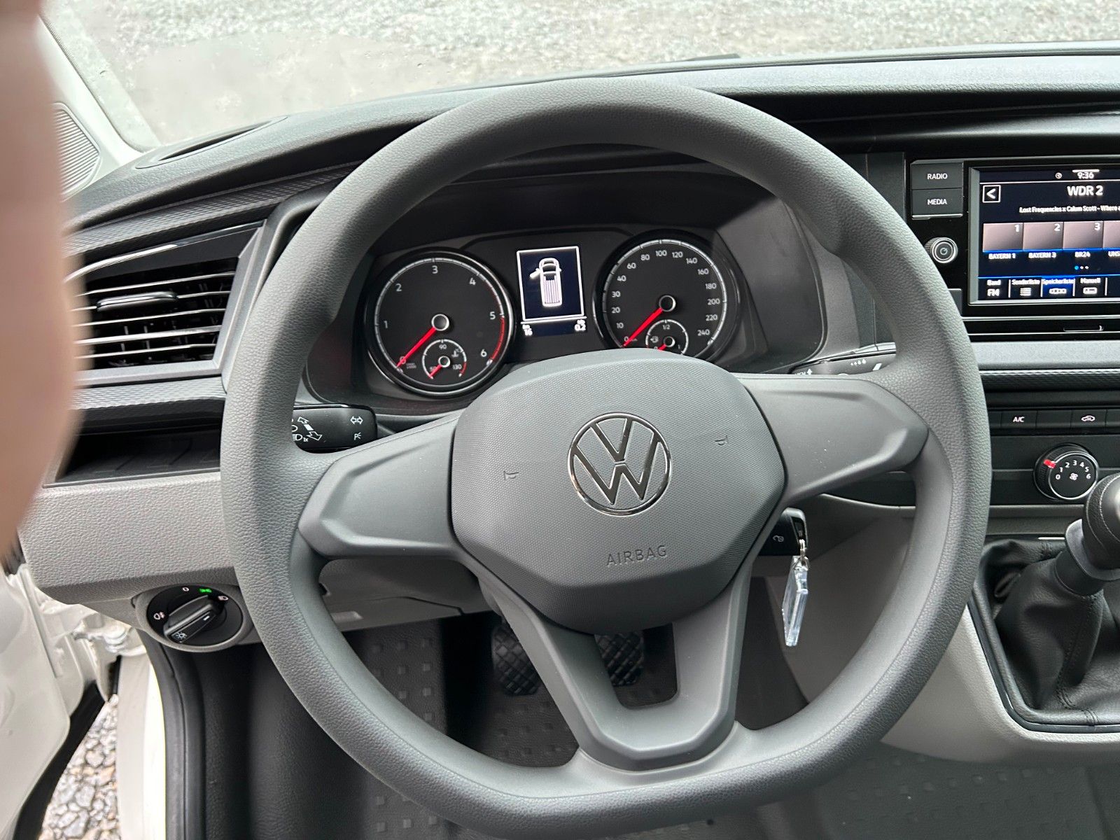 Fahrzeugabbildung Volkswagen T6.1 Transporter 2,0 TDI Klima FWD