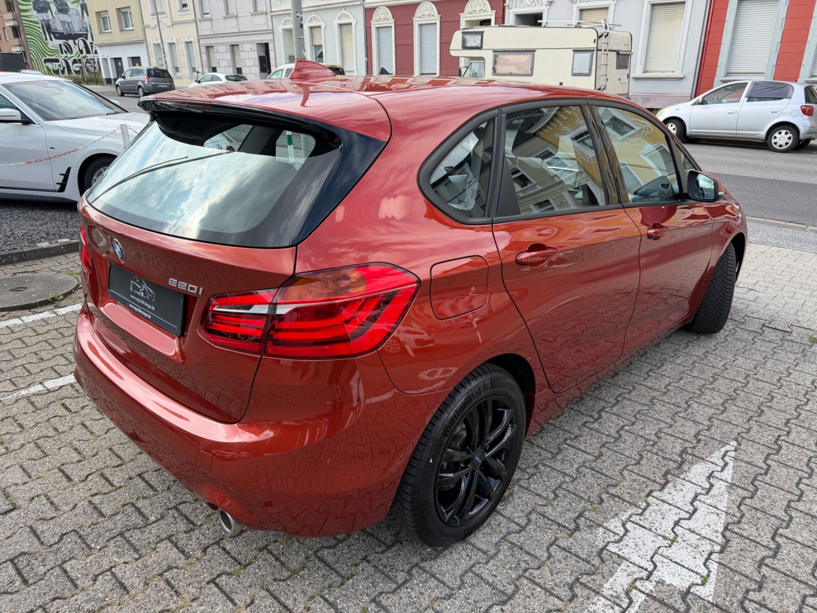 Fahrzeugabbildung BMW 220i Active Tourer NAVI AUTOMATIK LED 2-HAND
