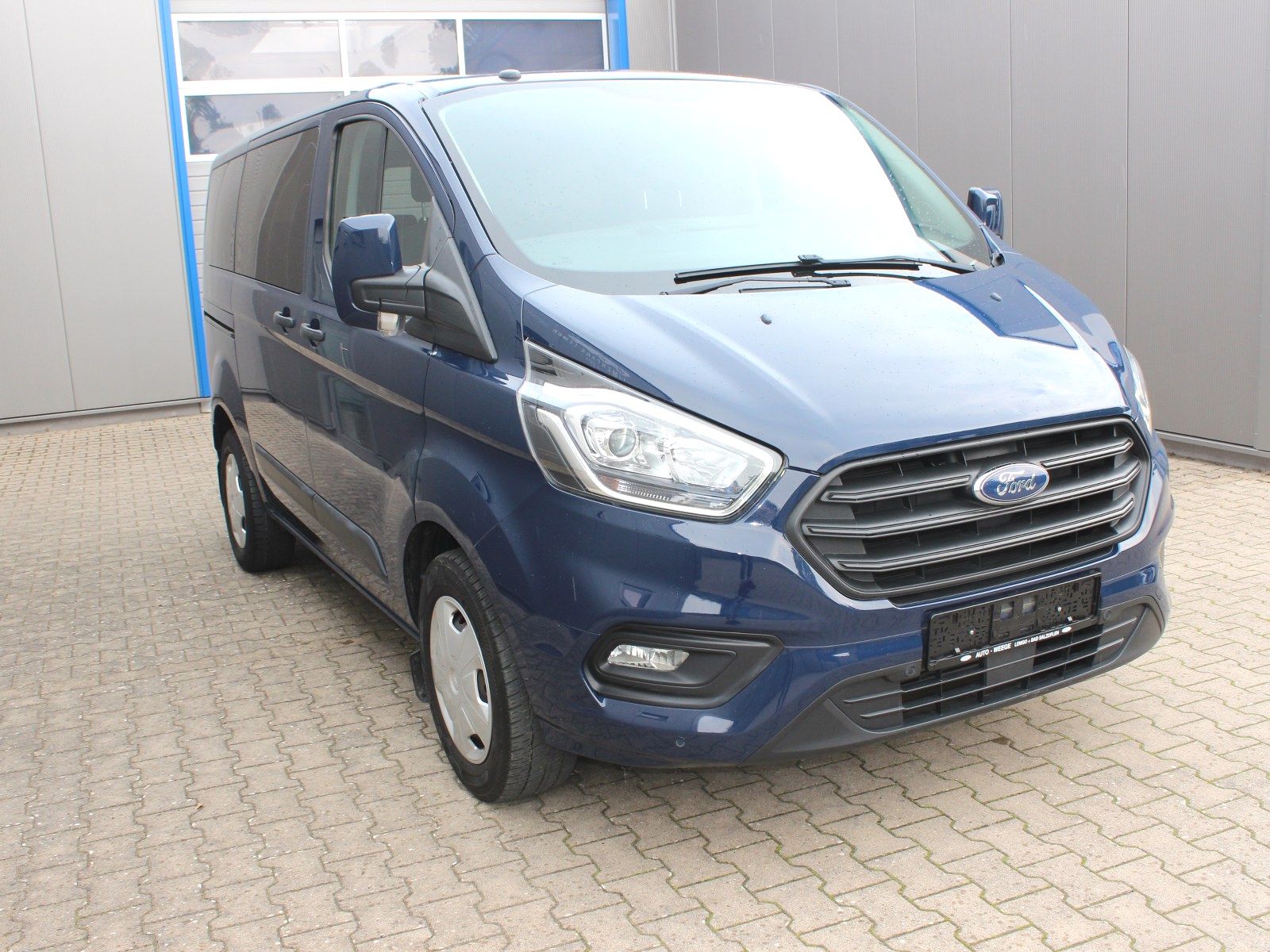 Fahrzeugabbildung Ford Transit Custom 320 L1 Trend