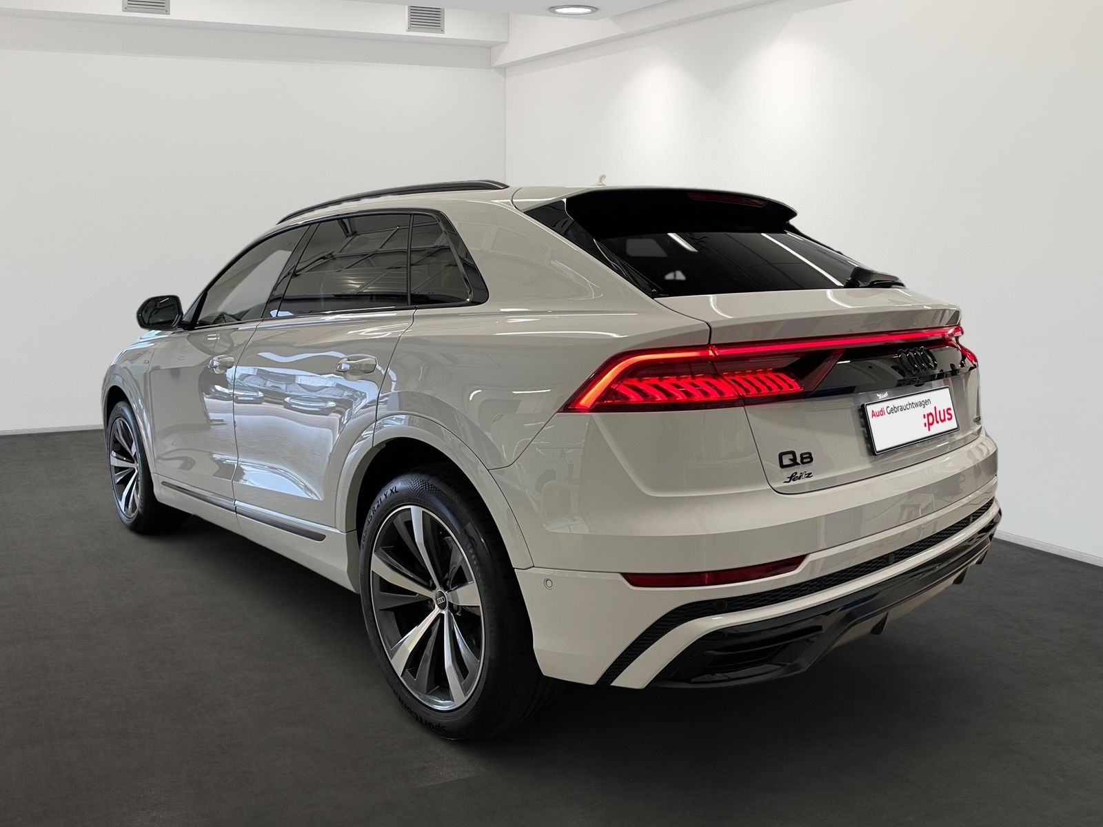 Audi Q8 55 TFSI quattro PANO STANDHEIZUNG MATRIX foto 5