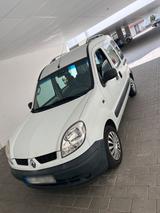 Renault Kangoo - Renault Kangoo aus 2004 mit Diesel-Antrieb