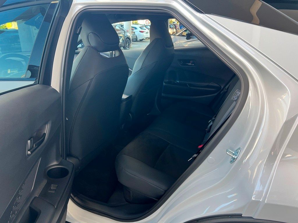 Fahrzeugabbildung Toyota C-HR 2.0 Plug-In Hybrid FWD GR Sport JBL NAVI