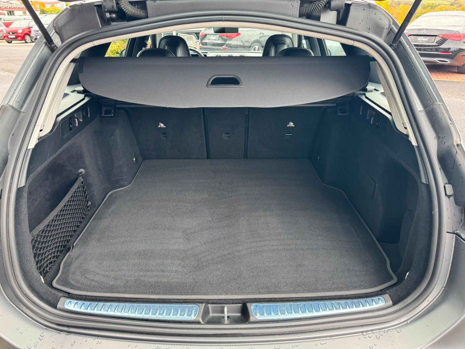 Fahrzeugabbildung Mercedes-Benz C 220 d T AVANTGARDE AHK+Memory+HUD+Distr+Keyles