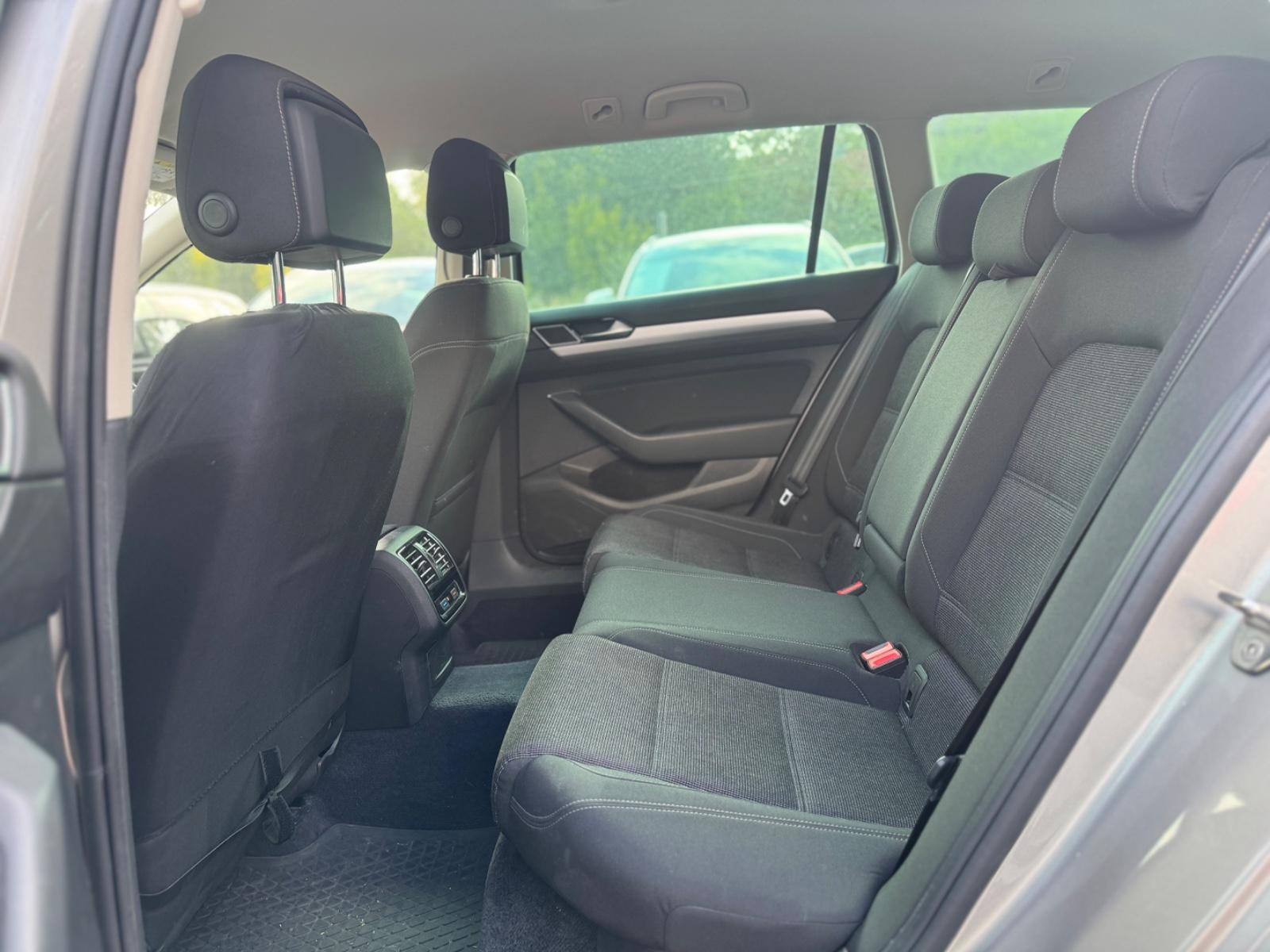 Volkswagen Passat 2015 — photo 31