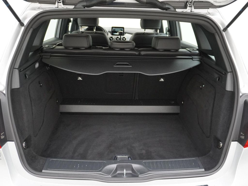 Mercedes-Benz B 180 Ambition Facelift Urban navi kamera AHK au