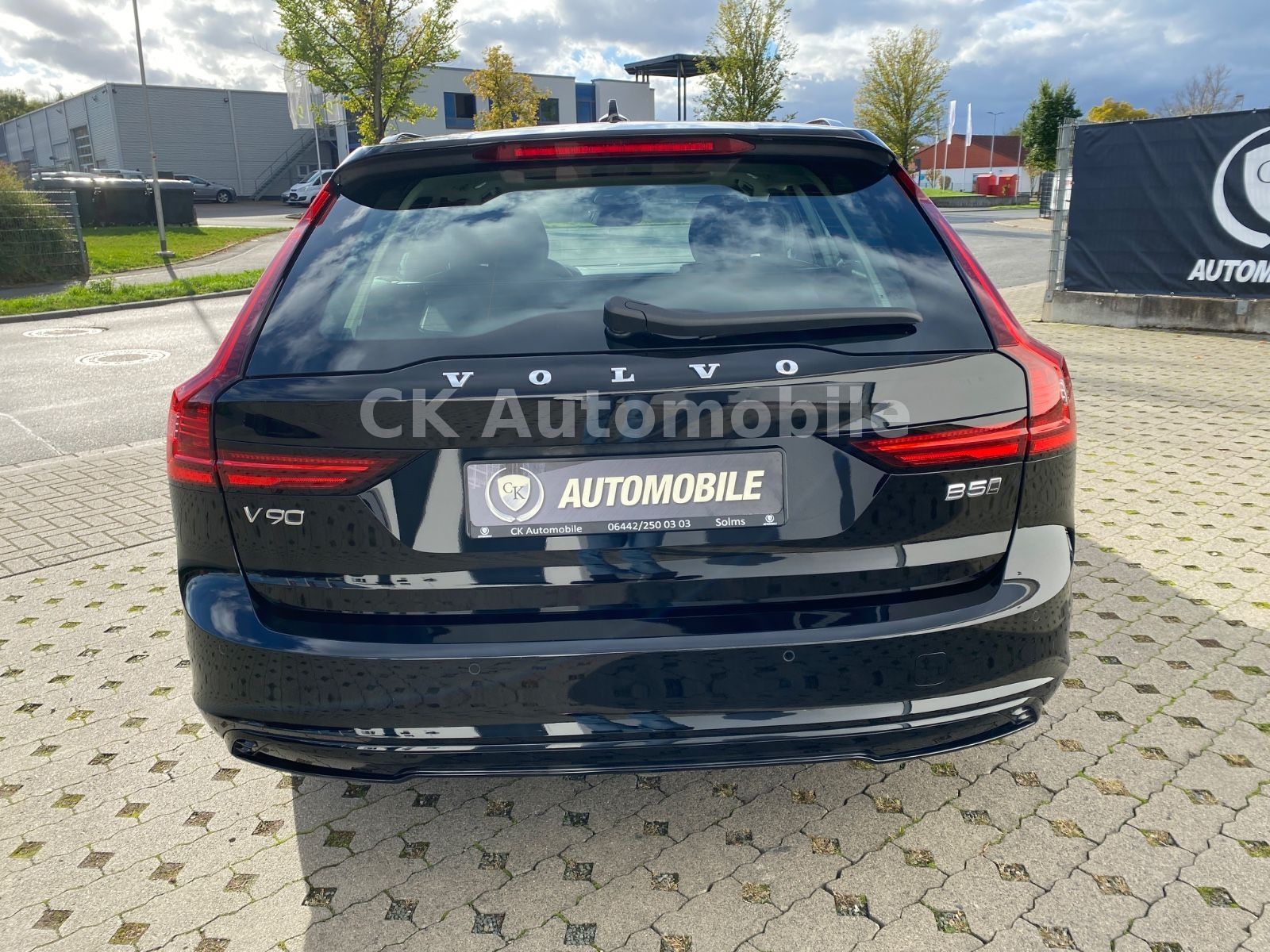 Fahrzeugabbildung Volvo V90 B5 Ultimate Dark AWD/BLIS/Pano/Head-Up/AHK