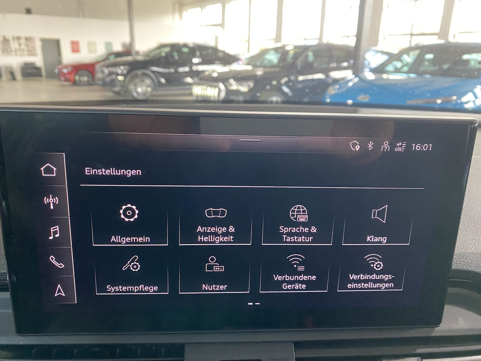 Fahrzeugabbildung Audi Q5 Sportback 40 TDI S line/Pano/Raute/Matrix/21