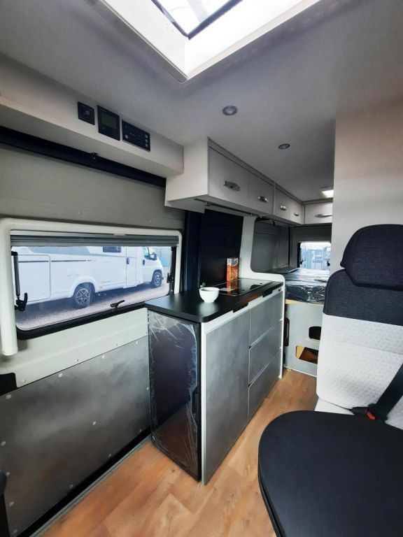 Fahrzeug Übersicht 12 Fahrzeugabbildung Crosscamp Camper Vans CV 600 Opel Verfüg./Sparen Sie 14.74