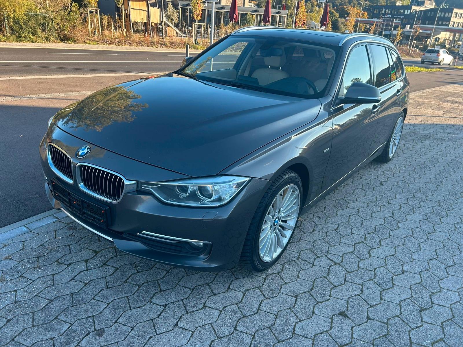 BMW 320d Touring LUXURY AUT+NAVI+PDC+SCHECKHEFT+PANO