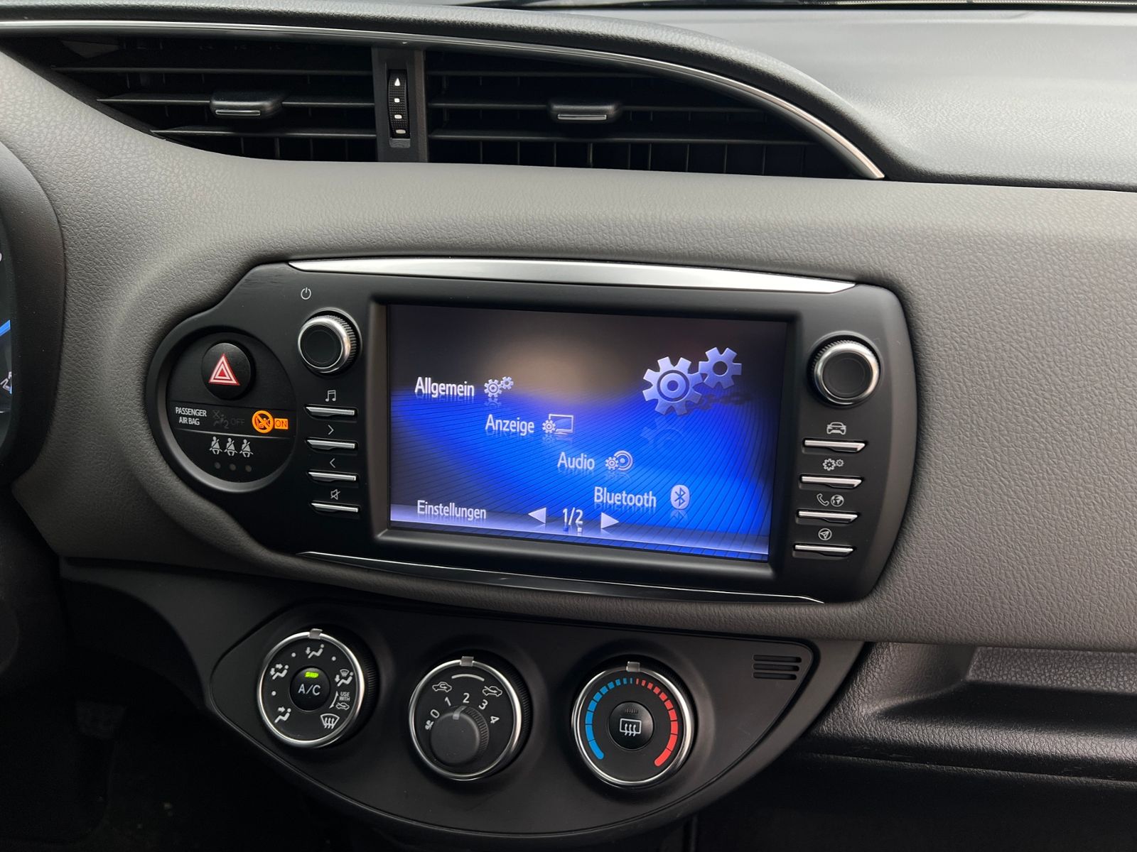 Fahrzeugabbildung Toyota Yaris 1.0 VVT-i Comfort *Klima, Kamera*