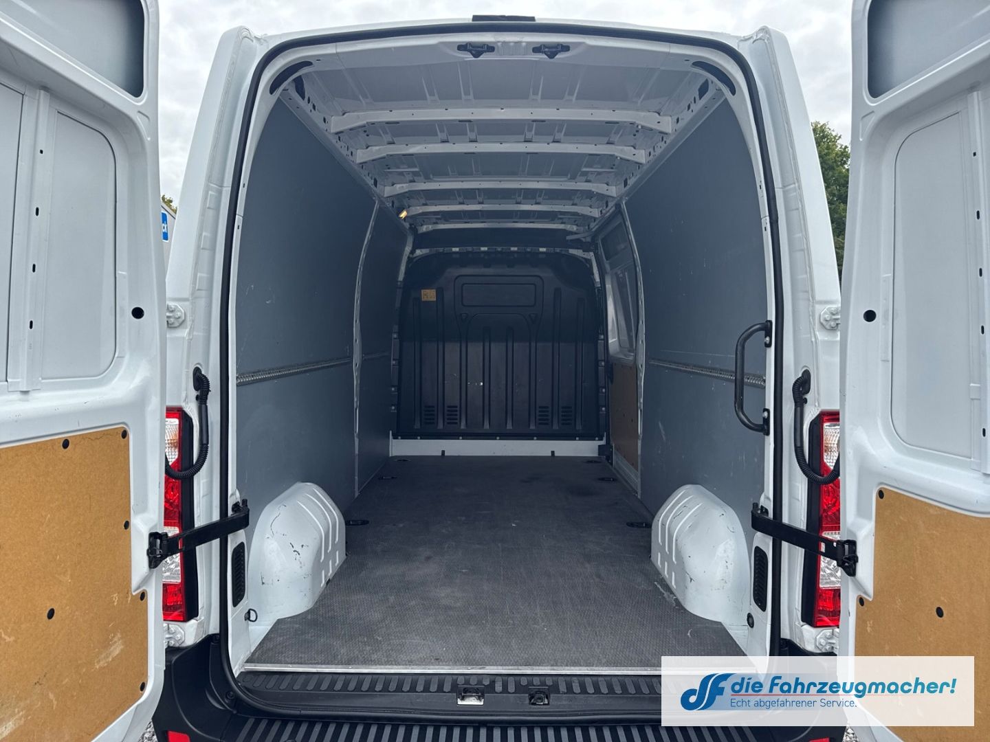 Fahrzeugabbildung Opel Movano B Kasten L3H2 3,5t 2.3 CDTI Biturbo Regen