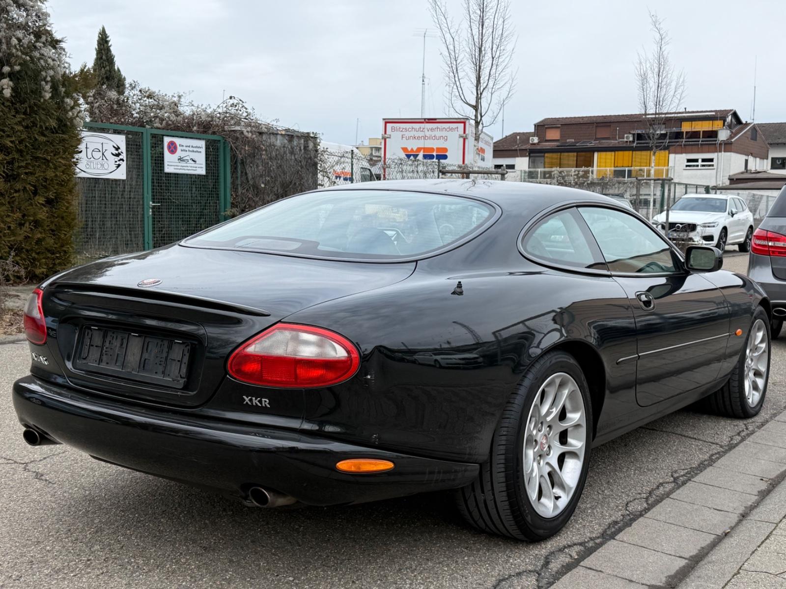 JAGUAR XKR - V8 COUPE - 363 CV - VOLANT EN CUIR