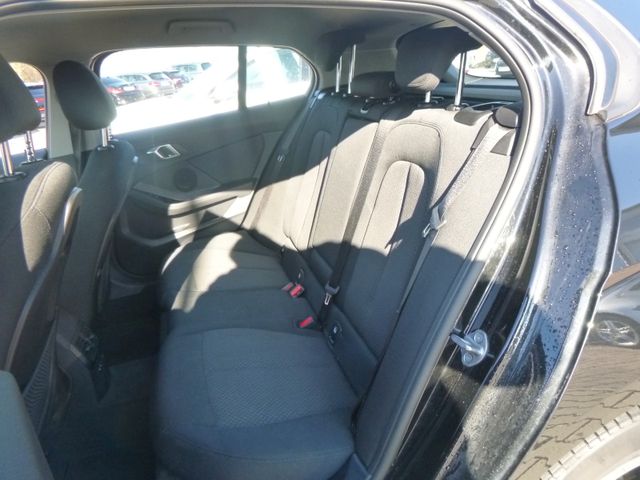 Fahrzeugabbildung BMW 118 i Advantage >AUT/LED/PDC/SHZ<