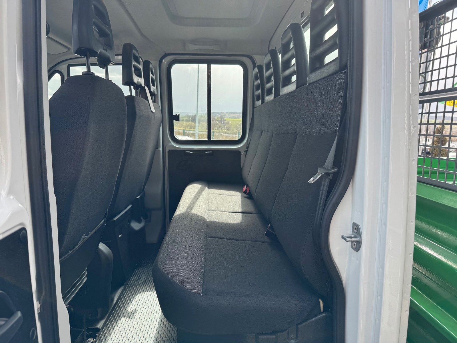 Fahrzeugabbildung Iveco Daily 70C18 H 3.0L *AHK*7-Sitze*Standheizung*