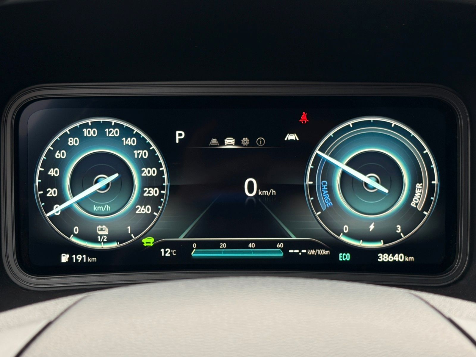 Fahrzeugabbildung Hyundai KONA E Select SHZ LHZ PDC CarPlay ACC Navi LKA