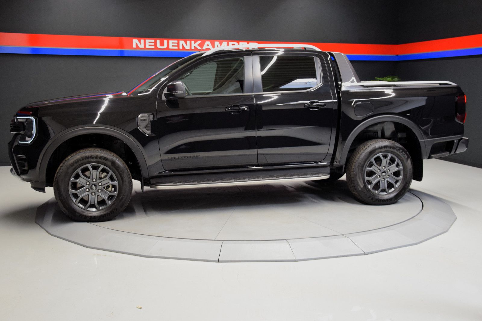 Fahrzeugabbildung Ford Ranger Wildtrak e-4WD Doppelkabine Automatik LED