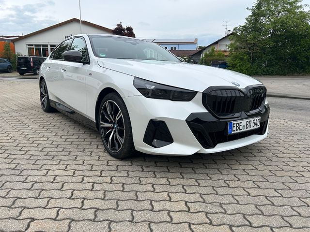 BMW i5 40 eDrive/M SportPRO/VOLL/CARBON/8-Fach WR/SR