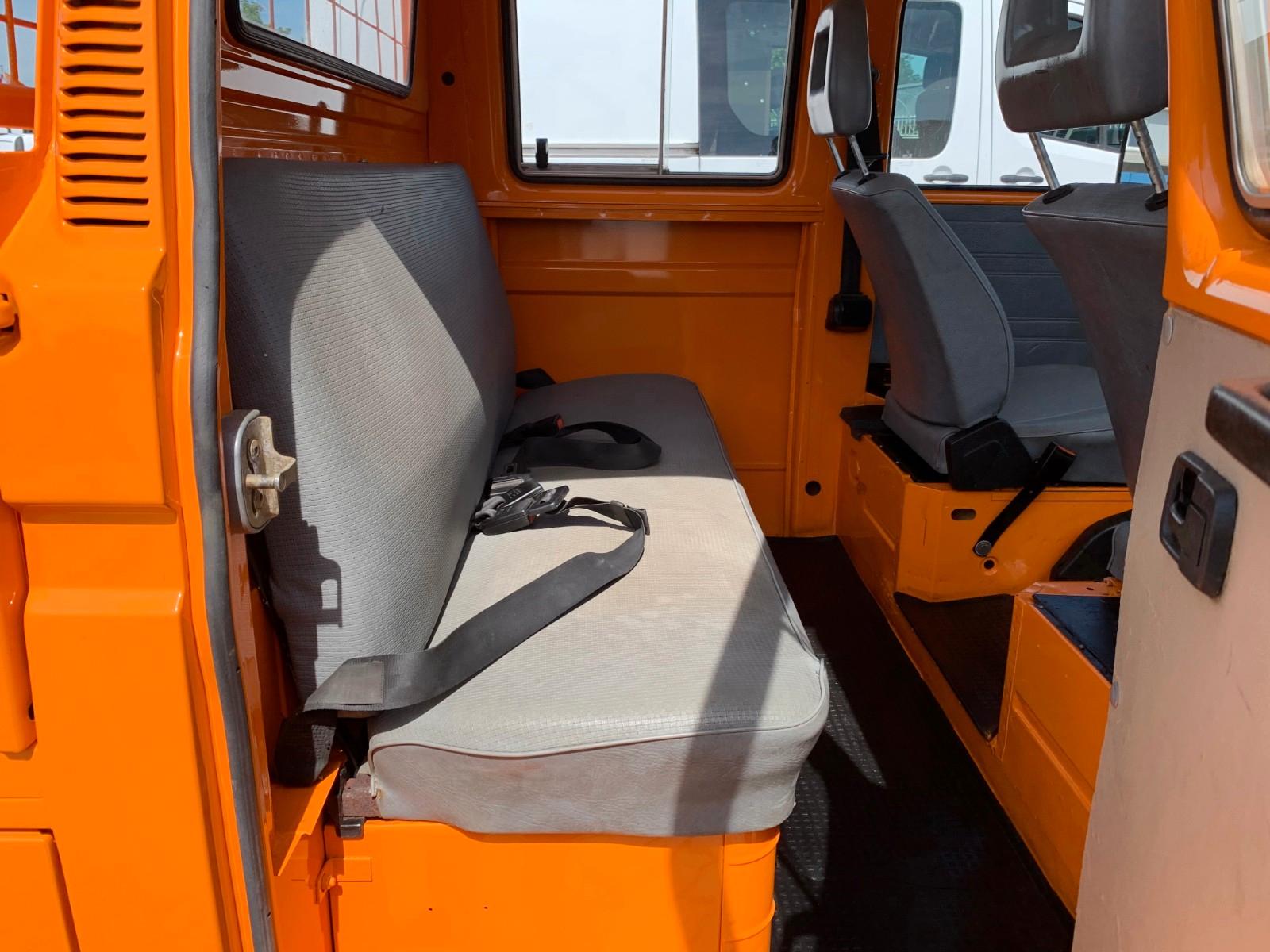Volkswagen T3 Doka Pritsche Syncro 4x4/ AHK / 5 Sitze