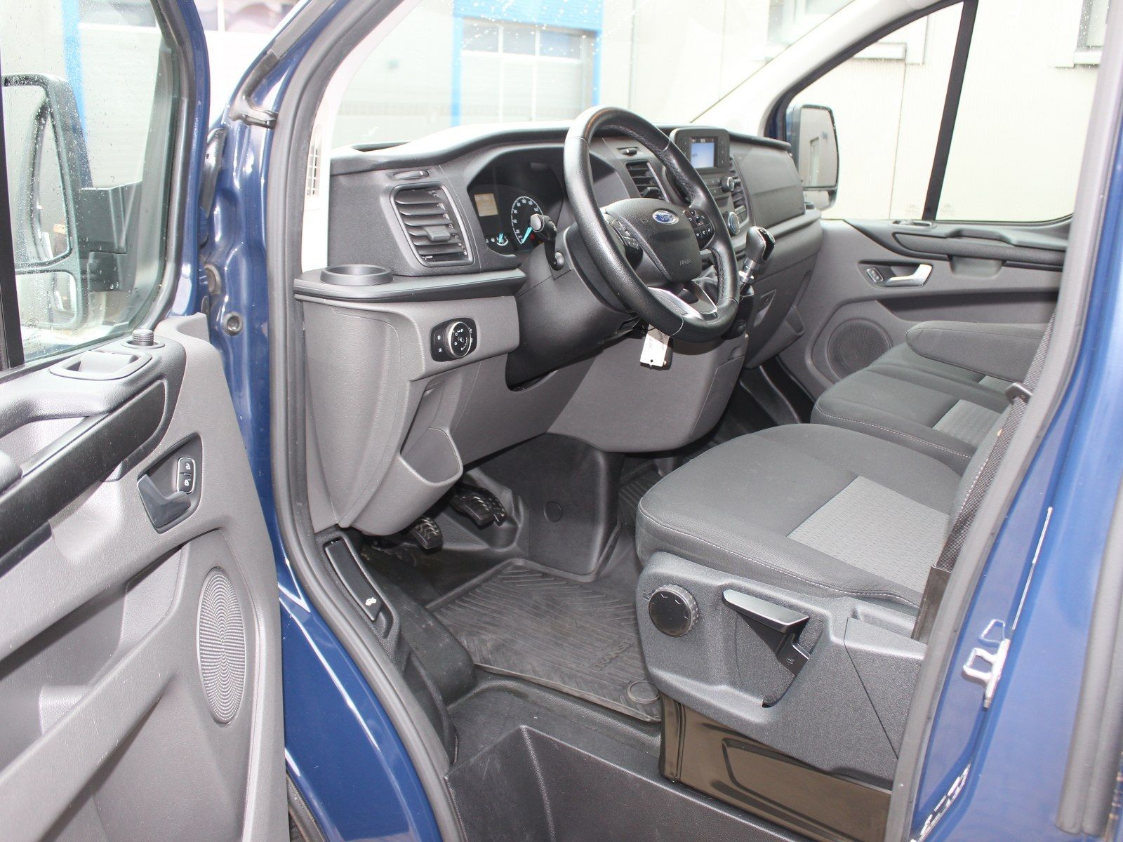 Fahrzeugabbildung Ford Transit Custom 320 L2 Trend 2,0 TDCi