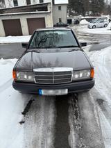 Mercedes-Benz Mercedes. W201 - gebrauchte Mercedes-Benz 190 aus dem Jahr 1984