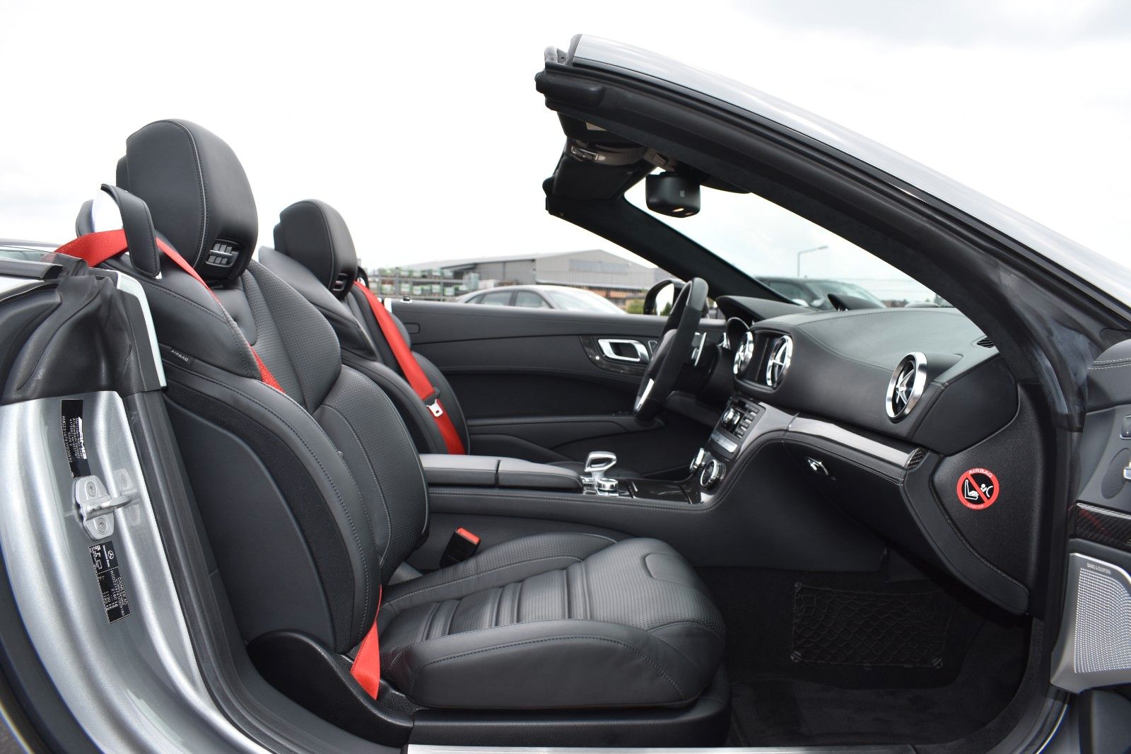 Fahrzeugabbildung Mercedes-Benz SL 63 AMG Carbonp.B&O Keramikbre. Softclose Gara