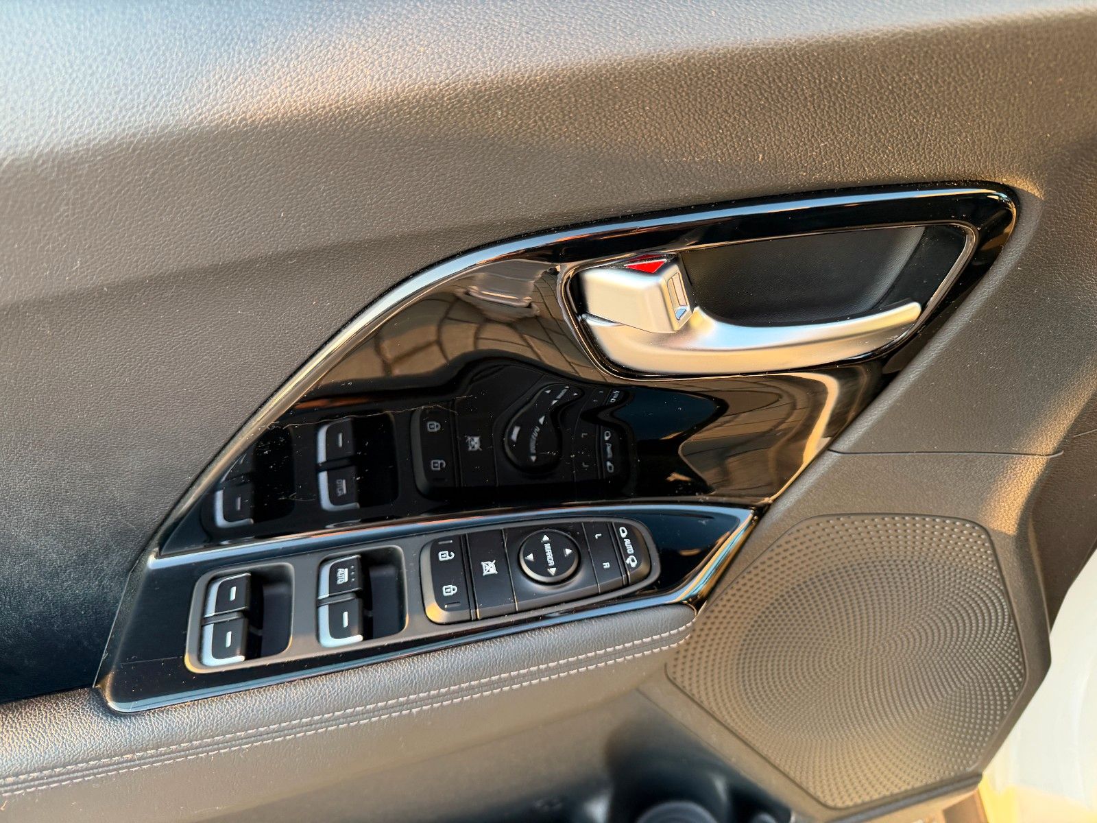 Fahrzeugabbildung Kia Niro Vision Plug-in Hybrid Navigation Style Pake