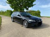 BMW 330d Touring, M-Sportpaket, Navi, AHK,19Zoll - BMW 330 aus 2009: D