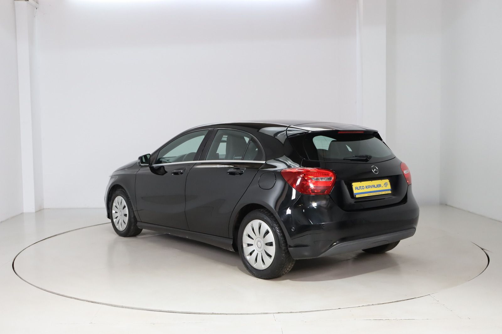 Fahrzeugabbildung Mercedes-Benz A 180 d * Navi * PDC * HU/AU neu