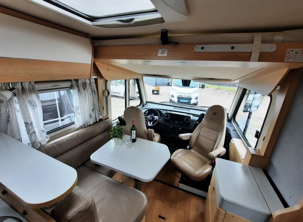 Fahrzeugabbildung HYMER / ERIBA / HYMERCAR B-Klasse 680 Lithium/Solar/Gastank/1.Hand