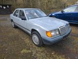Mercedes-Benz Oldtimer Mercedes W124 - Mercedes-Benz aus 1987: W124