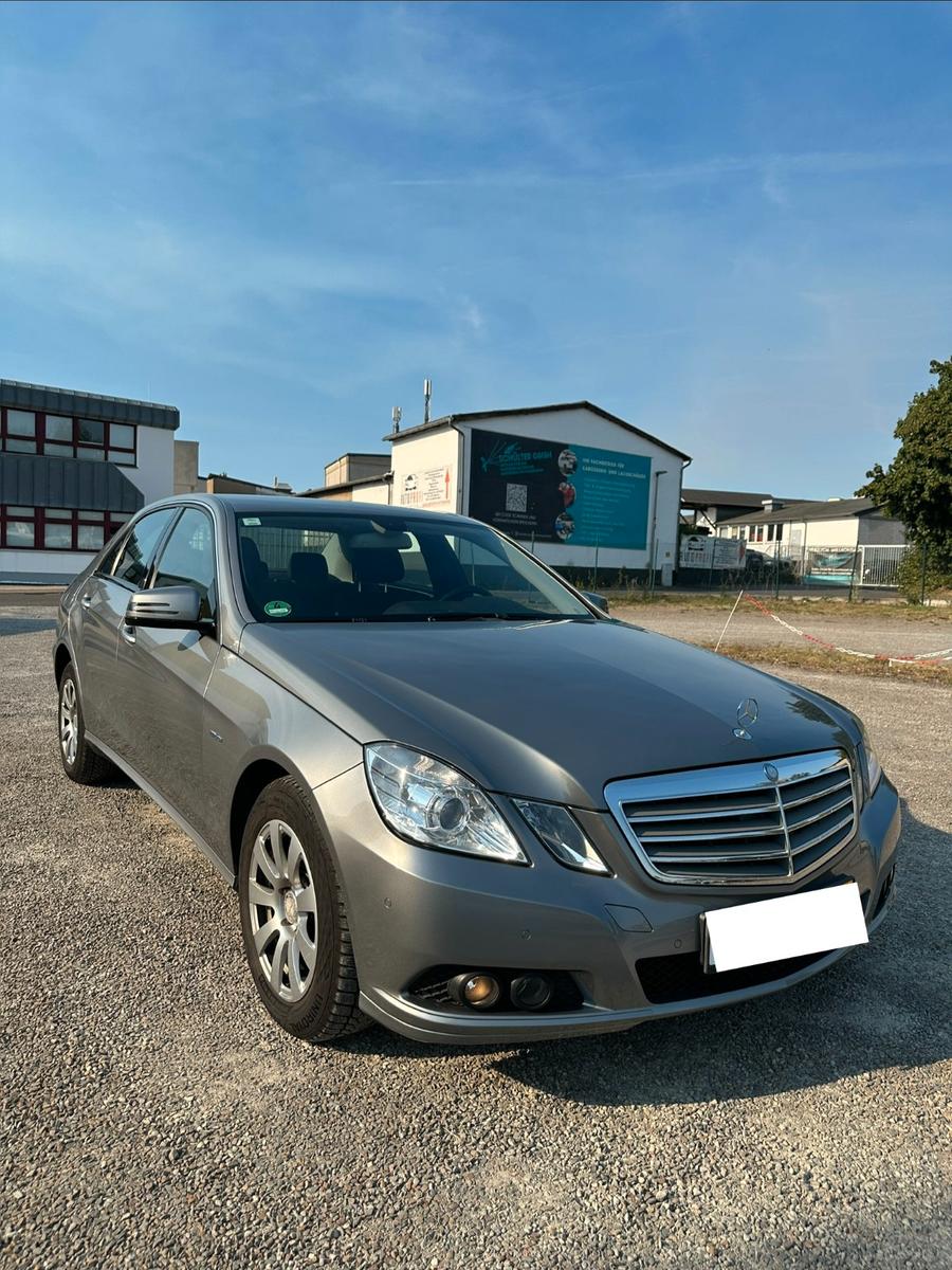 Mercedes-Benz E 220 CDI Aut. BlueEFFICIENCY Wartungsfrei AHK