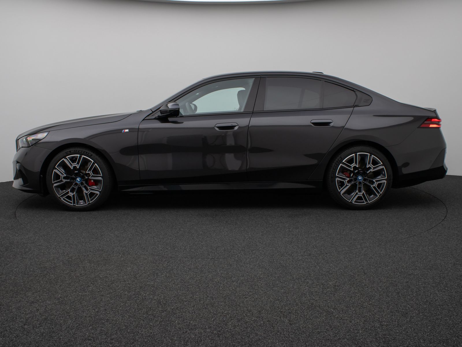 Fahrzeugabbildung BMW i5 eD40 M Sport Pro Panorama 360°HUD DAB H/K ACC